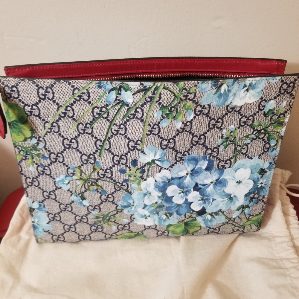 Gucci Supreme Blooms Blue Clutch